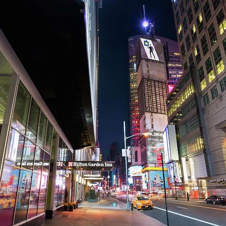 Hilton Garden Inn New York - Times Square Central Bagian luar foto