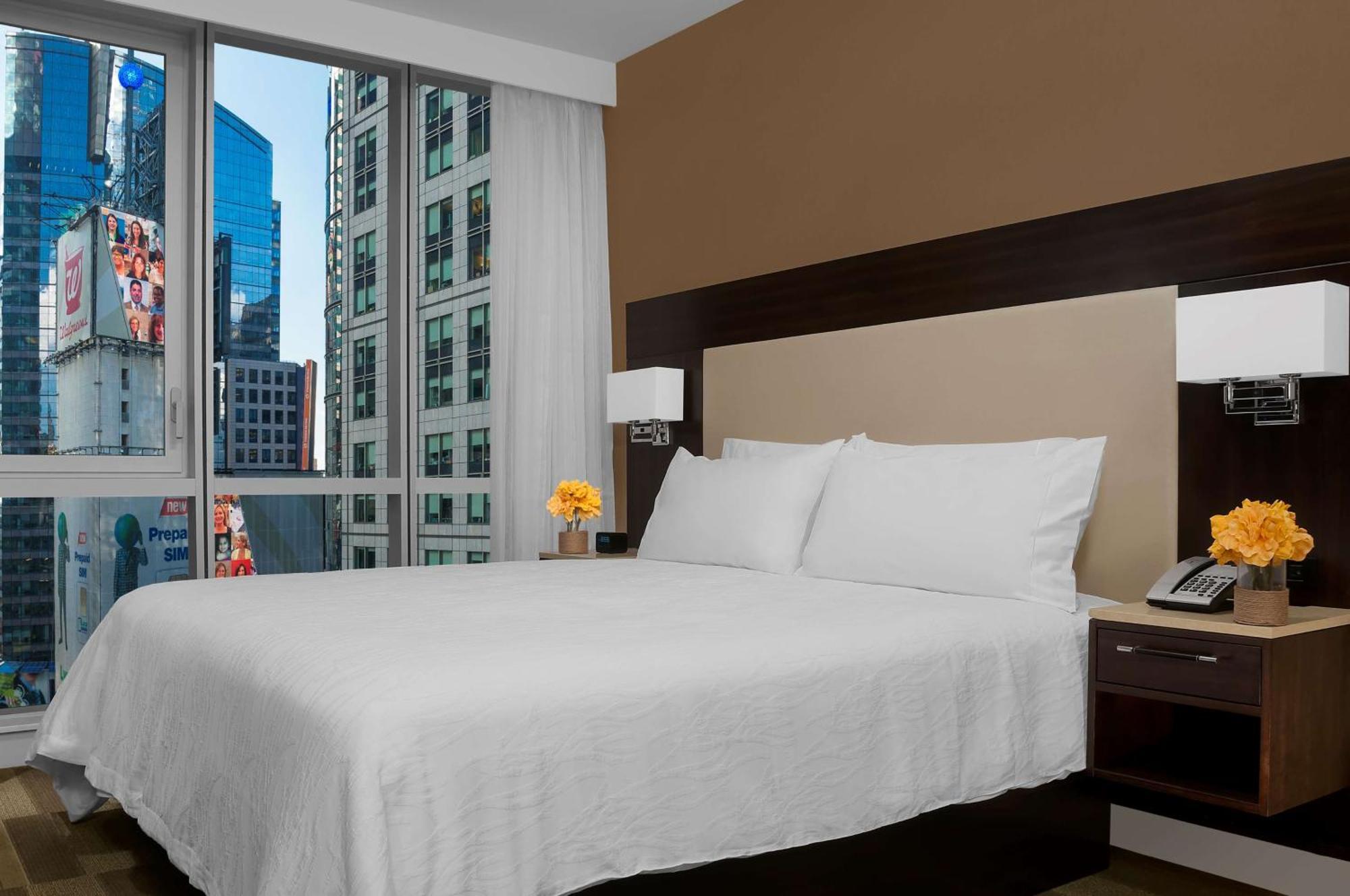 Hilton Garden Inn New York - Times Square Central Bagian luar foto