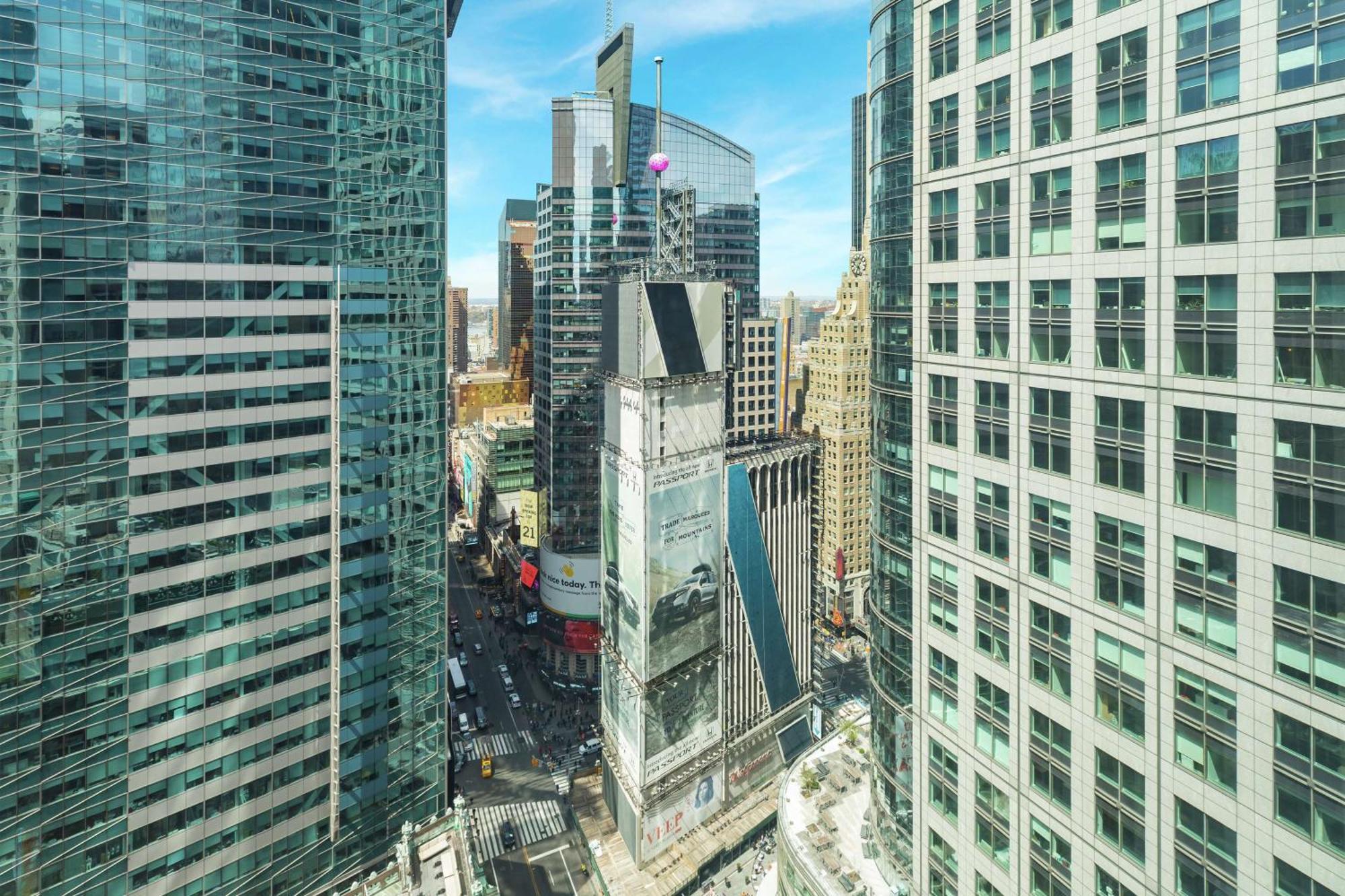 Hilton Garden Inn New York - Times Square Central Bagian luar foto