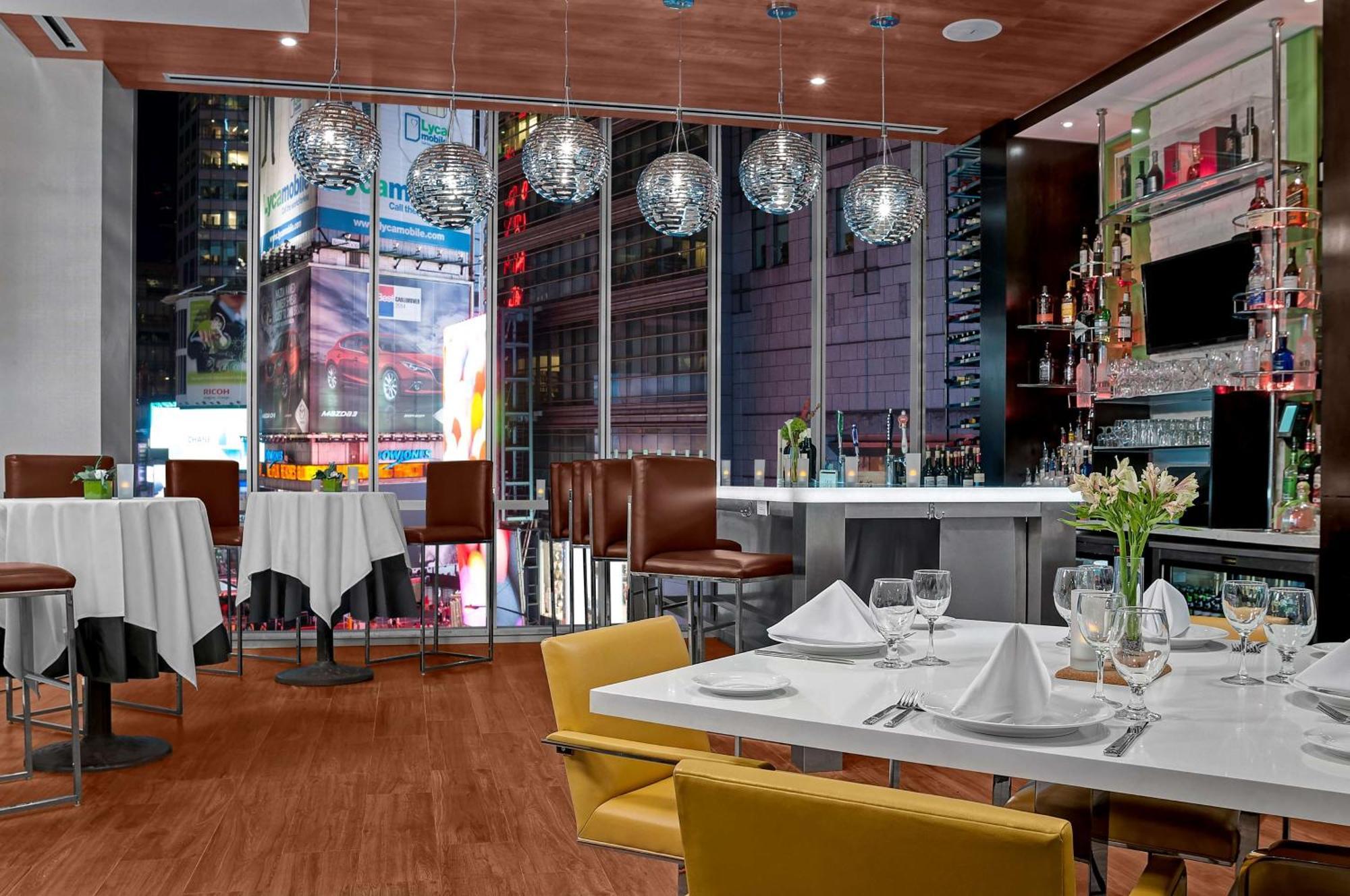 Hilton Garden Inn New York - Times Square Central Bagian luar foto