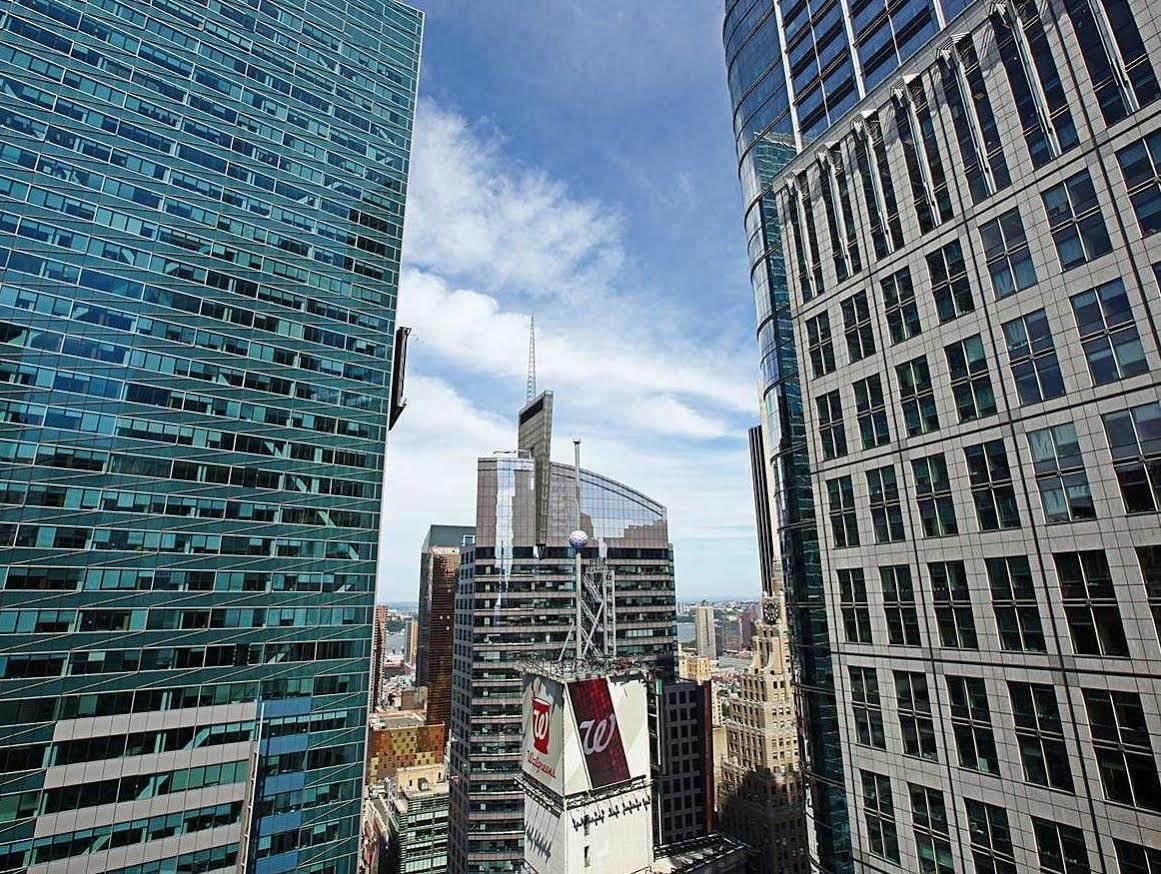 Hilton Garden Inn New York - Times Square Central Bagian luar foto